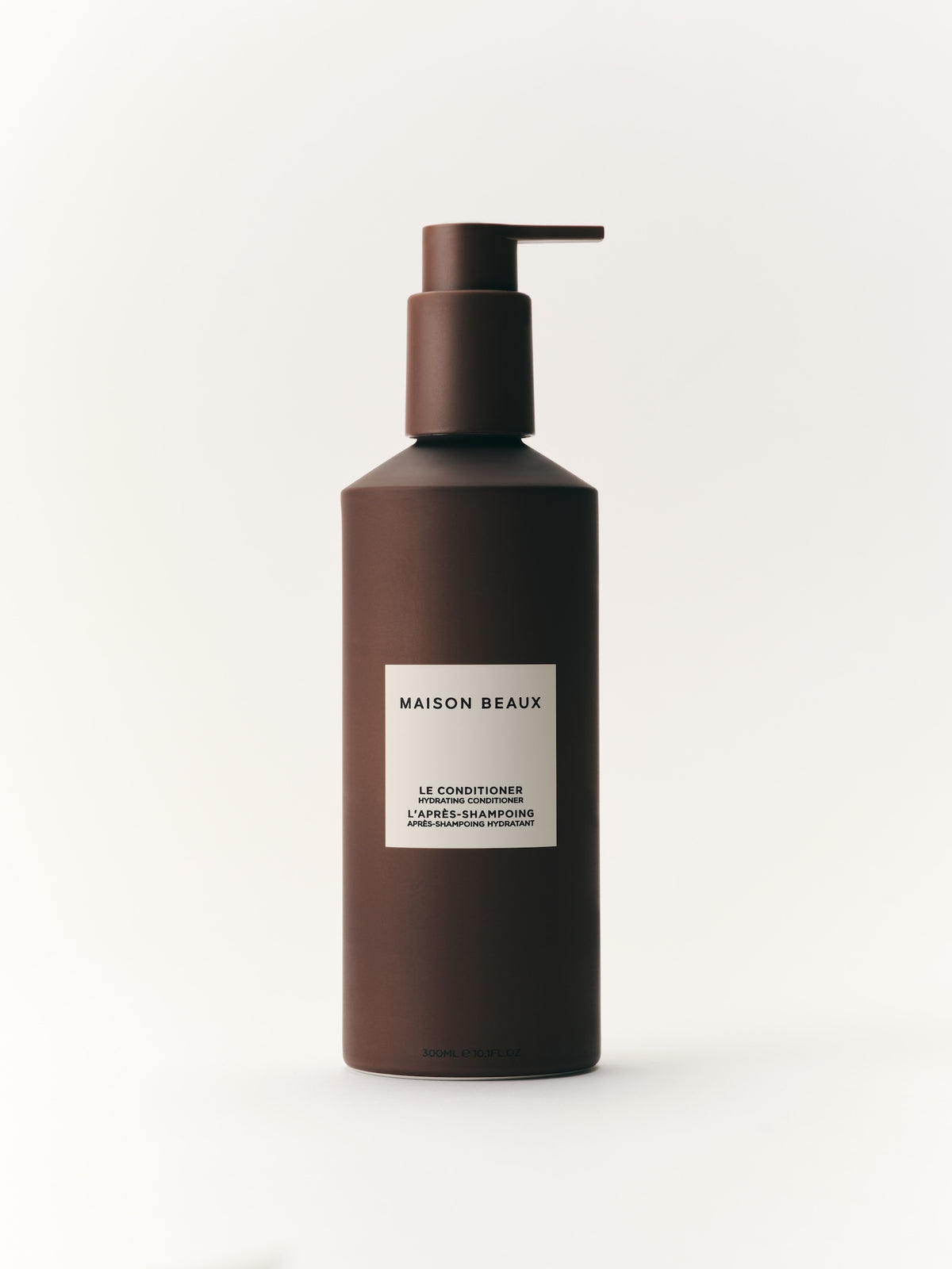 Le Conditioner 300 ML pump bottle on white background.